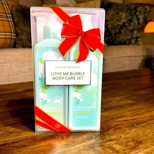 NWT Nature Republic Love Me Bubble Body Care Set (1 Bath/1 Body Lotion)